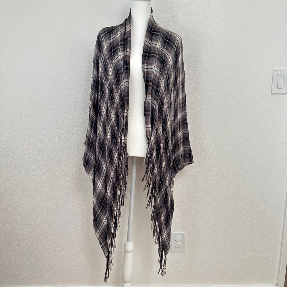 Hayden Plaid Kimono Women Medium Black Grey Fringe Roll Tab Wrap